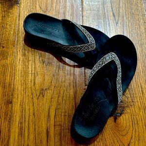 SKECHERS ARCH FIT LADIES SANDALS/FLIP FLOPS SIZE 9